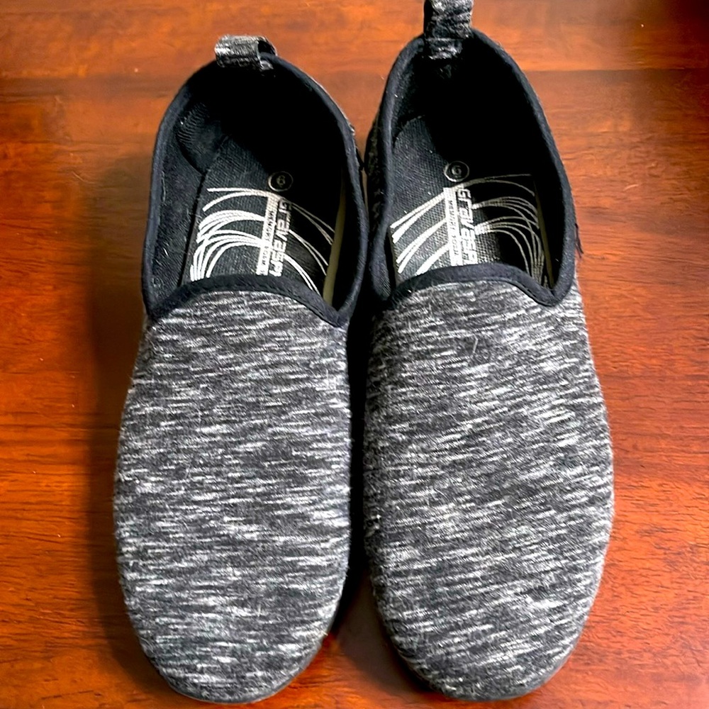 Skechers gravasphere slide on shoes